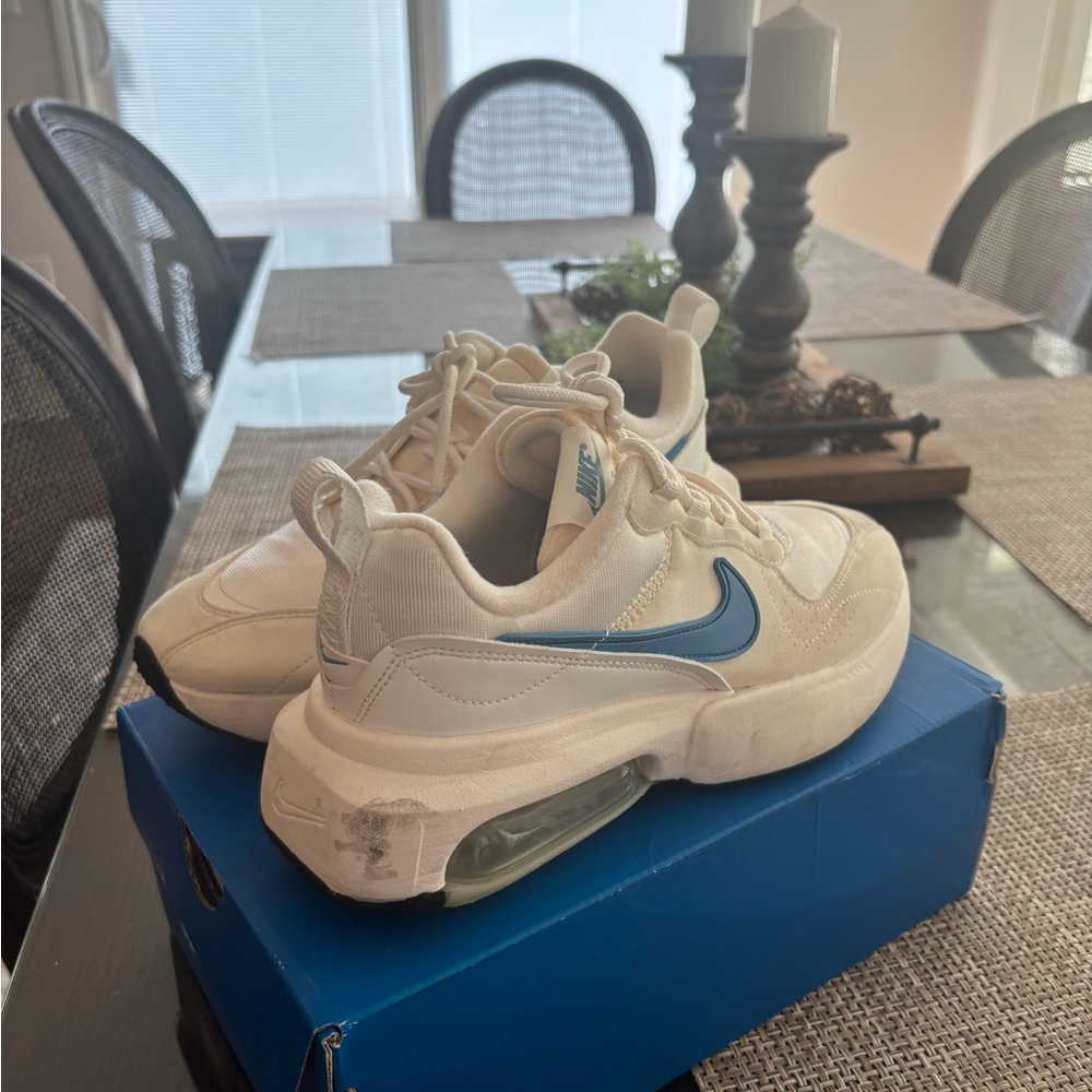Nike White and Blue Sneakers - Picture 5 of 6